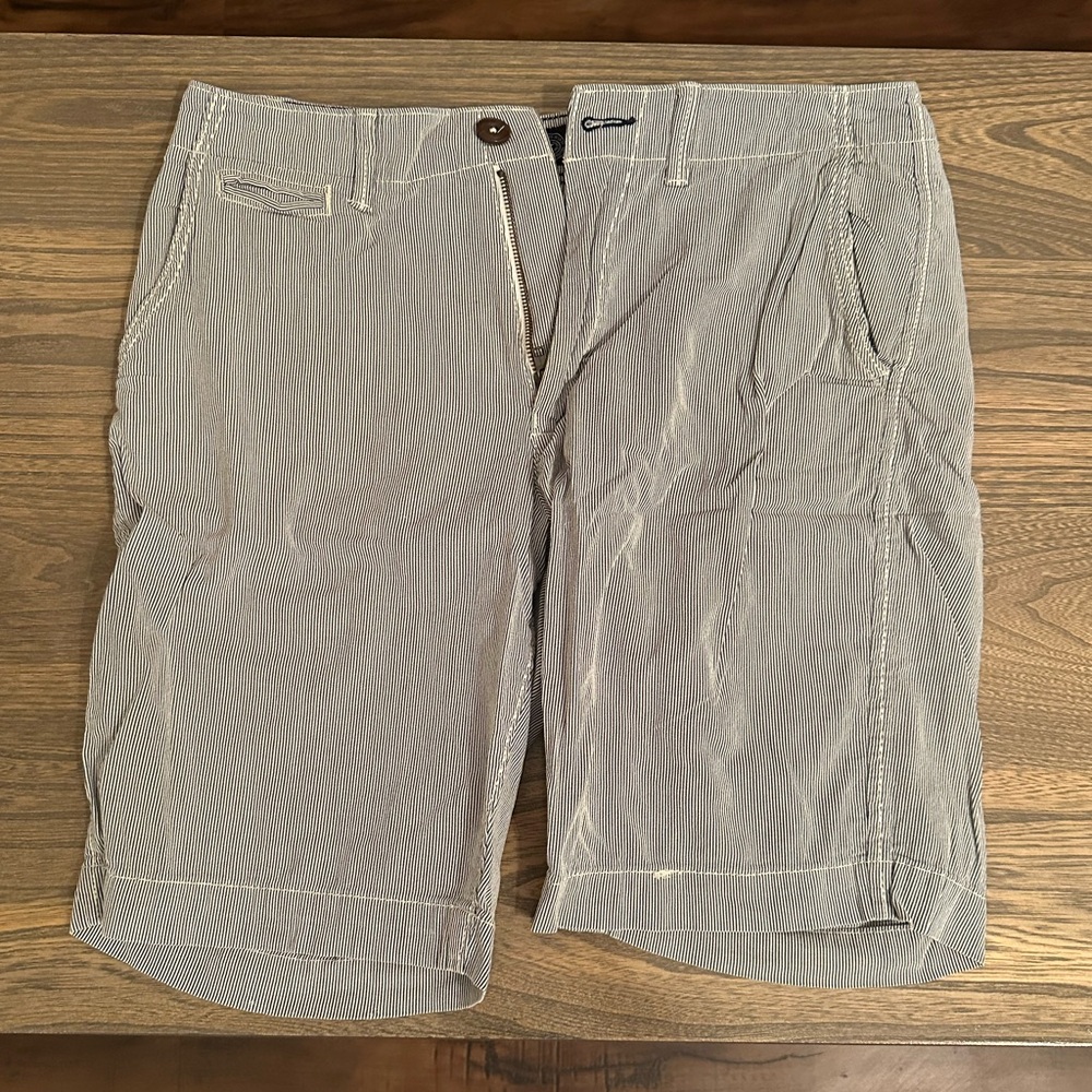 American Eagle - Flat Front - Striped Shorts - Size 31 - Classic Length